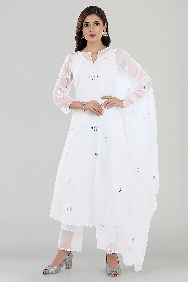 White Chanderi Embroidered Kurta Set by ASAGA