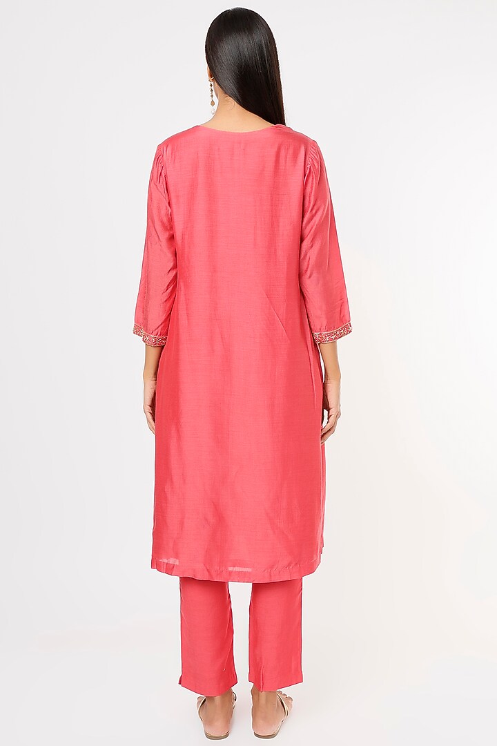 Pink Embroidered Kurta Set by ASAGA at Pernia's Pop Up Shop