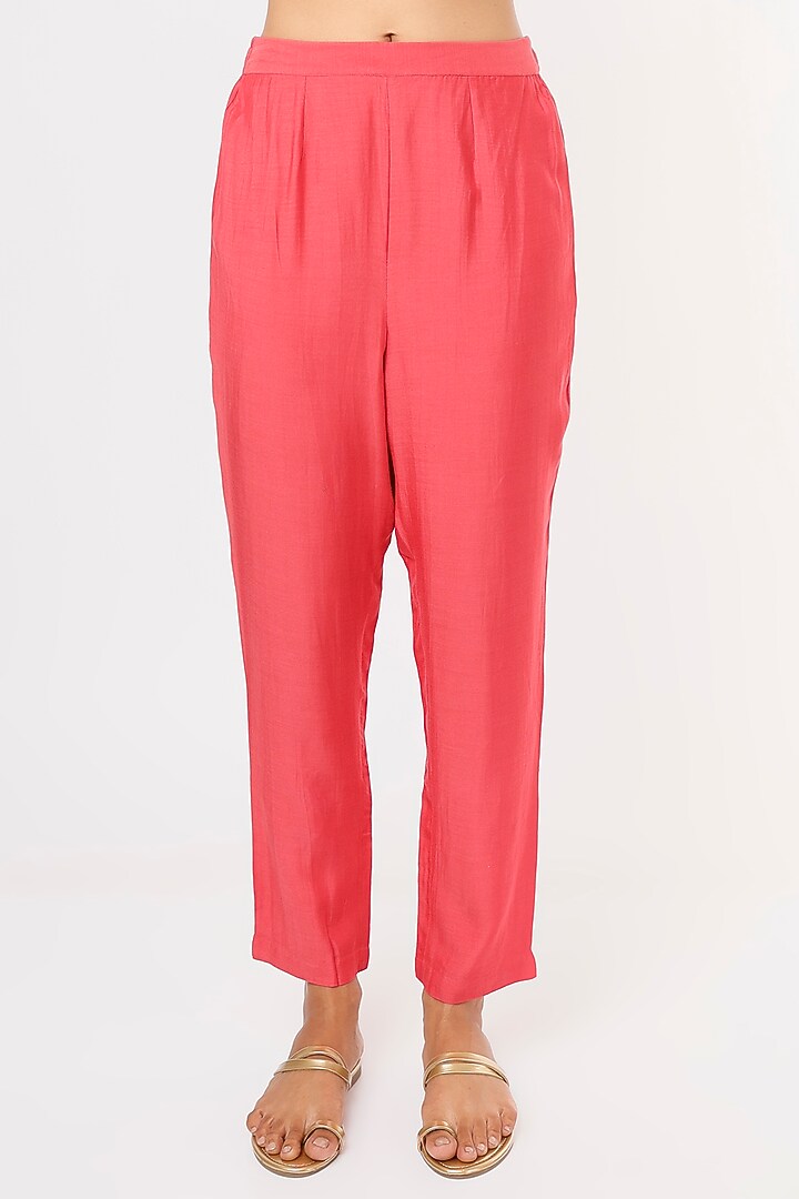Pink Embroidered Kurta Set by ASAGA at Pernia's Pop Up Shop