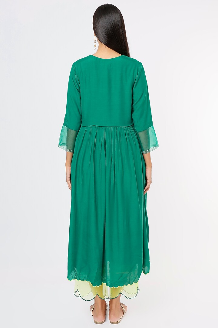 Teal Embroidered Kurta Set by ASAGA at Pernia's Pop Up Shop