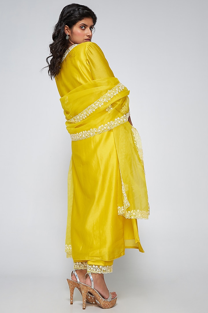 Lemon Chanderi Embroidered Kurta Set by ASAGA at Pernia's Pop Up Shop