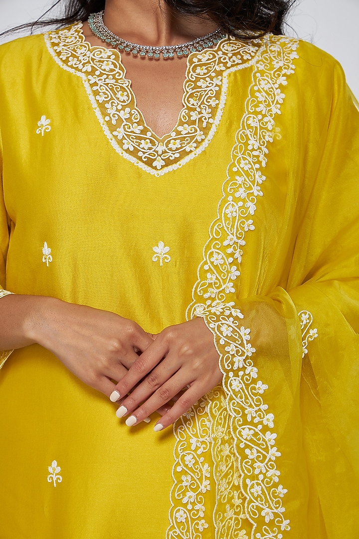 Lemon Chanderi Embroidered Kurta Set by ASAGA at Pernia's Pop Up Shop