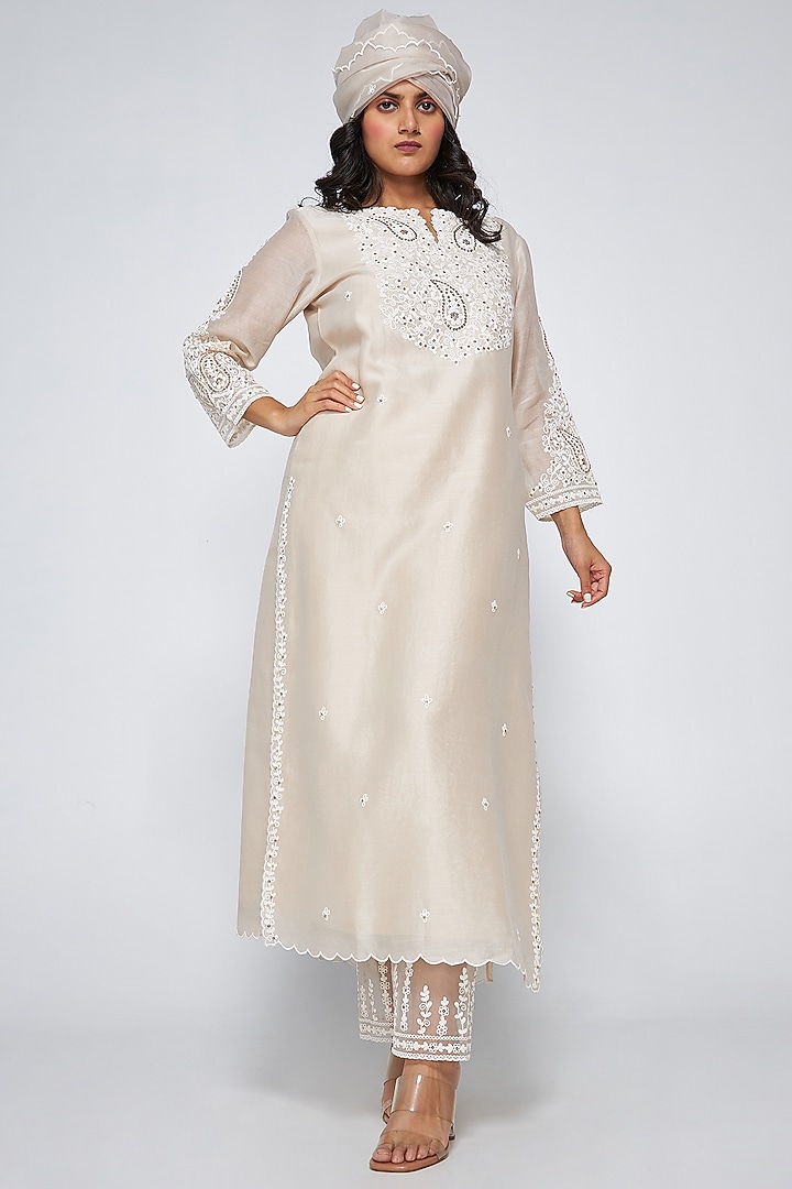 Silver Chanderi Embroidered Kurta Set by ASAGA at Pernia's Pop Up Shop
