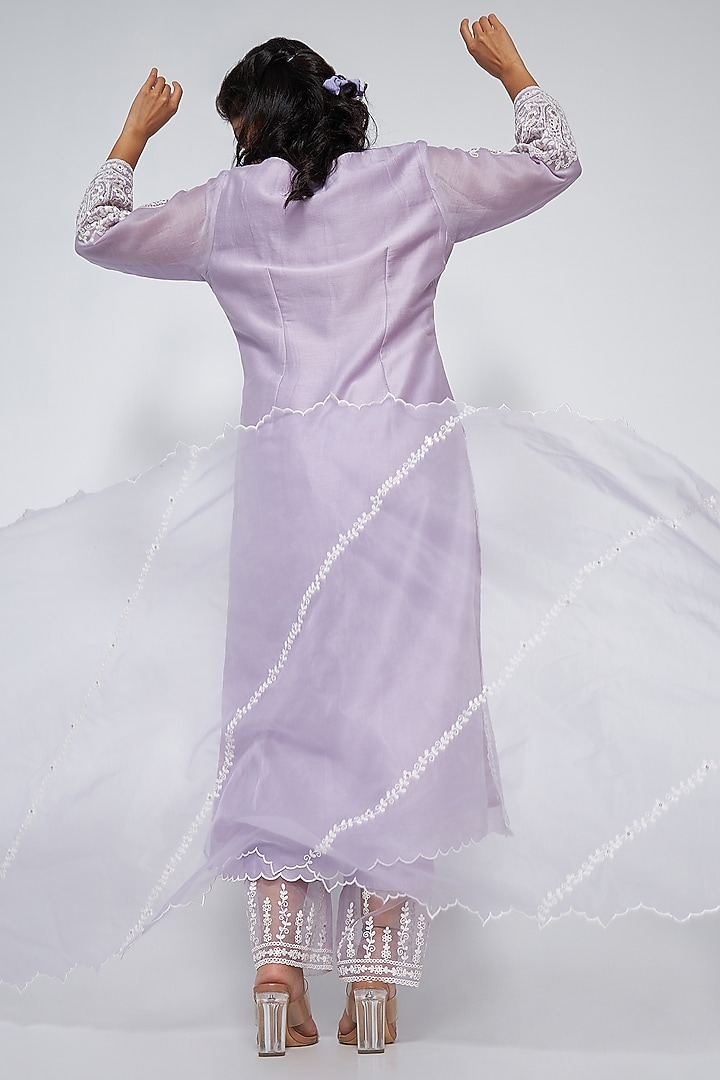 Lavender Chanderi Embroidered Kurta Set by ASAGA at Pernia's Pop Up Shop