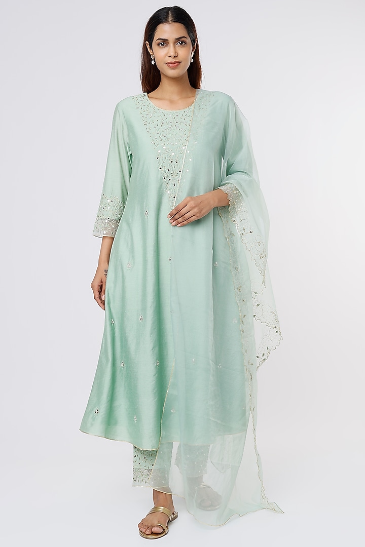 Green Embroidered Kurta Set by ASAGA at Pernia's Pop Up Shop