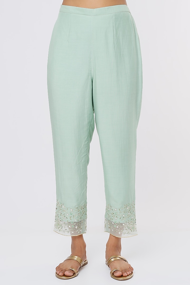 Green Embroidered Kurta Set by ASAGA at Pernia's Pop Up Shop