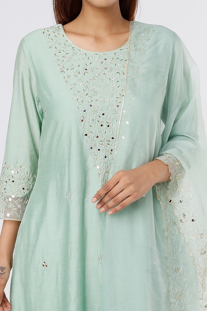 Green Embroidered Kurta Set by ASAGA at Pernia's Pop Up Shop