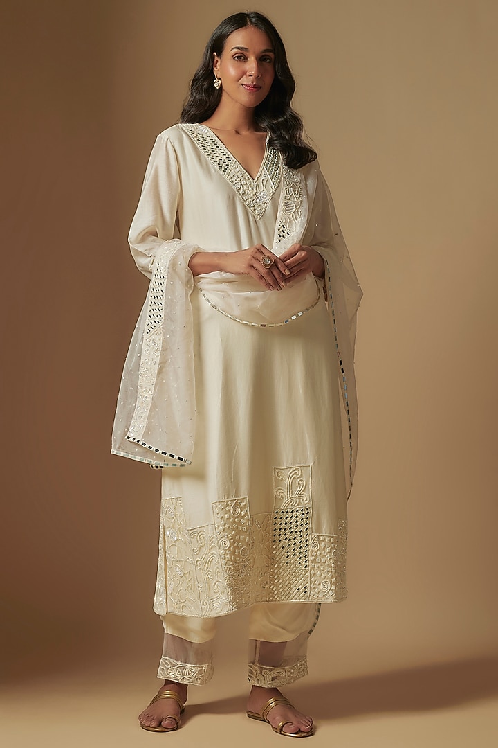 Ivory Chanderi Hand Embroidered Kurta Set by ASAGA at Pernia's Pop Up Shop