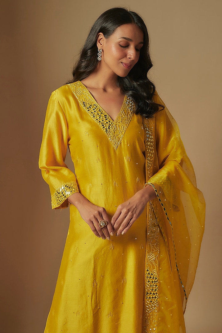 Yellow Chanderi Hand Embroidered Kurta Set by ASAGA at Pernia's Pop Up Shop