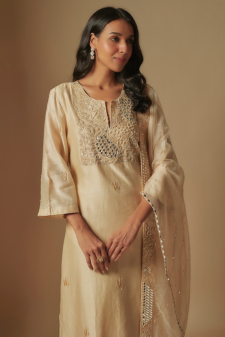 Beige Chanderi Hand Embroidered Kurta Set by ASAGA at Pernia's Pop Up Shop