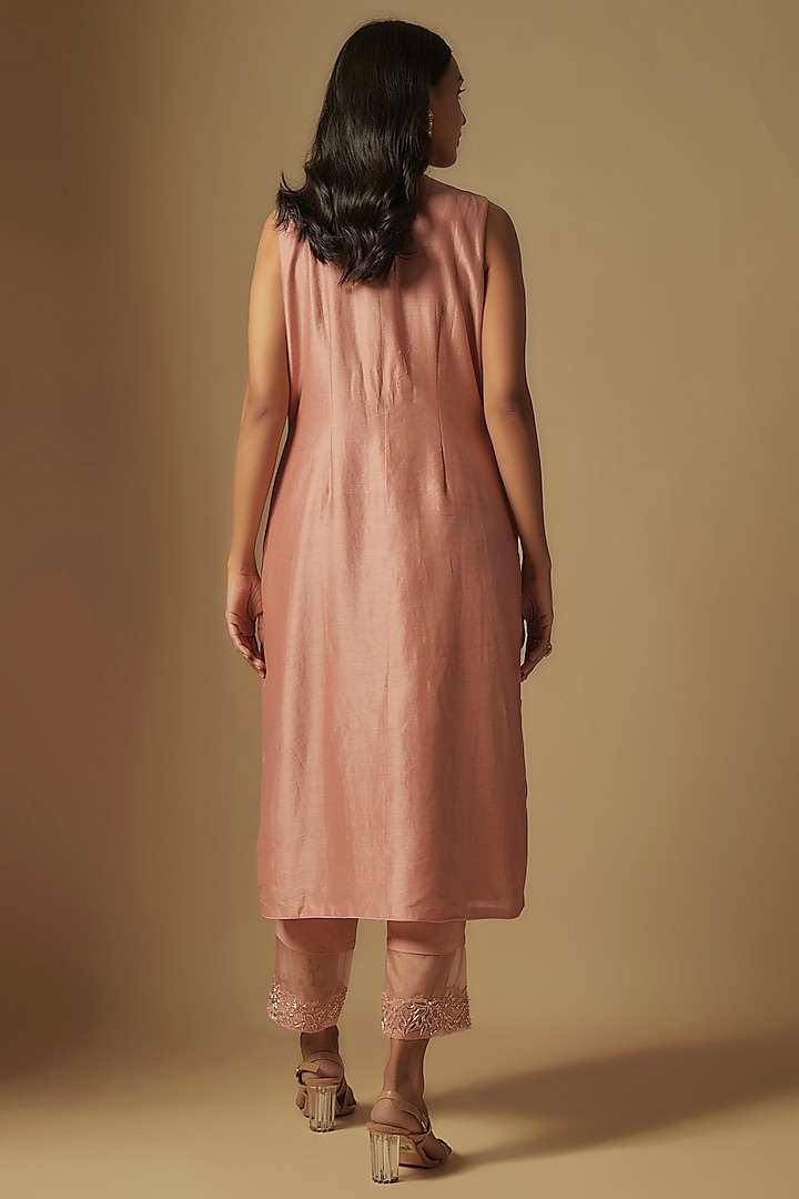 Rose Gold Chanderi Floral Hand Embroidered Kurta Set by ASAGA at Pernia's Pop Up Shop
