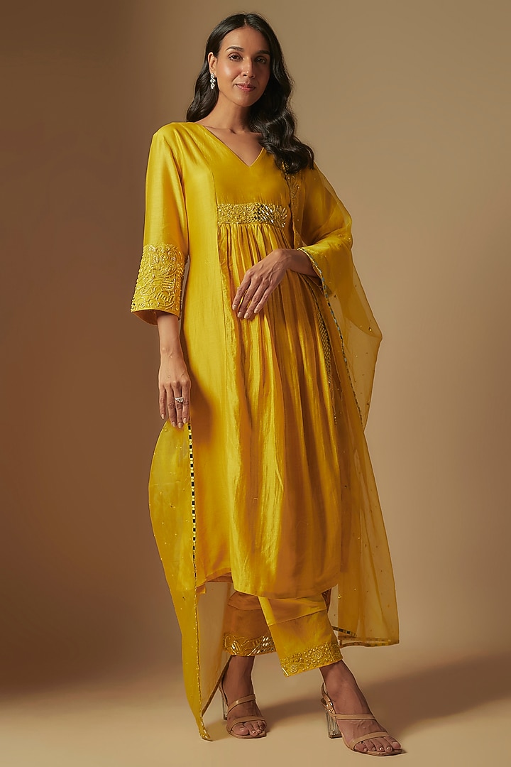 Yellow Chanderi Hand Embroidered Kurta Set by ASAGA at Pernia's Pop Up Shop