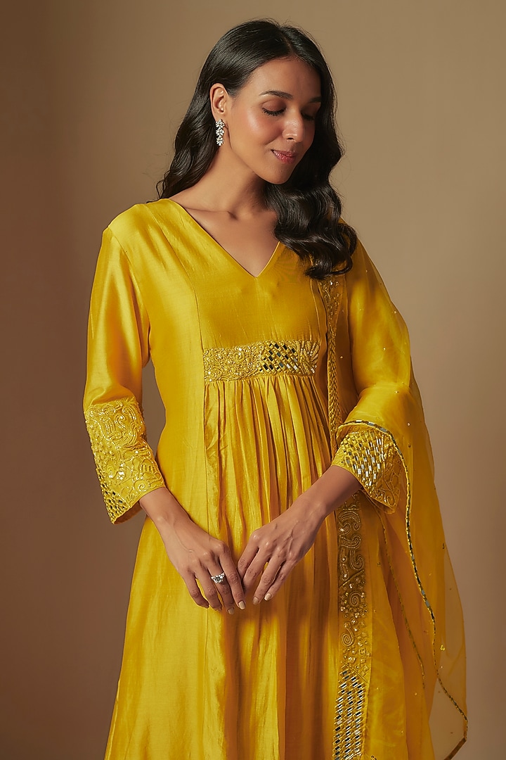 Yellow Chanderi Hand Embroidered Kurta Set by ASAGA at Pernia's Pop Up Shop