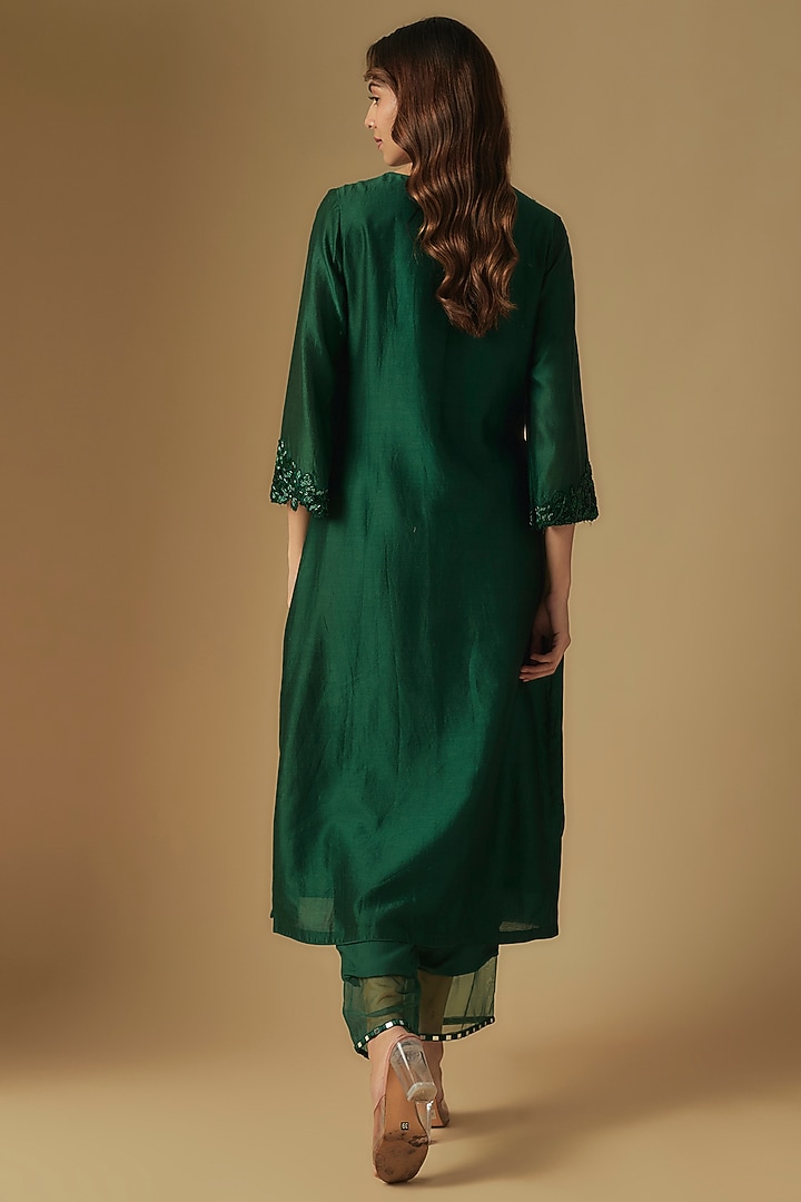 Emerald Green Chanderi Floral Hand Embroidered Kurta Set by ASAGA at Pernia's Pop Up Shop
