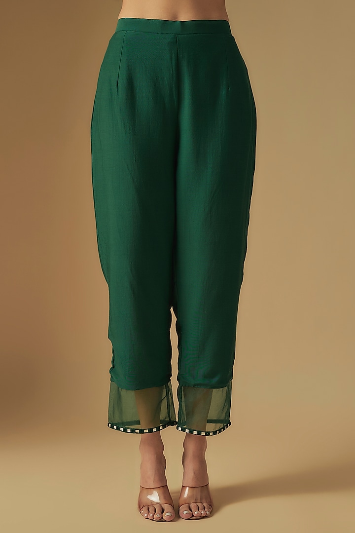 Emerald Green Chanderi Floral Hand Embroidered Kurta Set by ASAGA at Pernia's Pop Up Shop