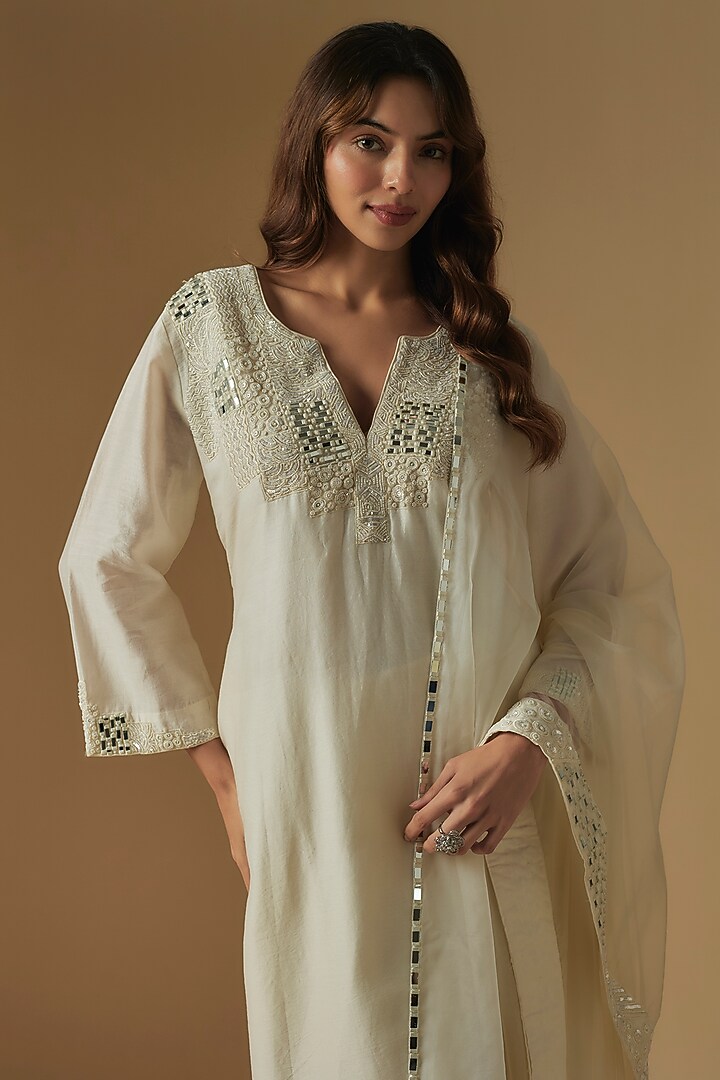 Ivory Chanderi Mirror Hand Embroidered Kurta Set by ASAGA at Pernia's Pop Up Shop