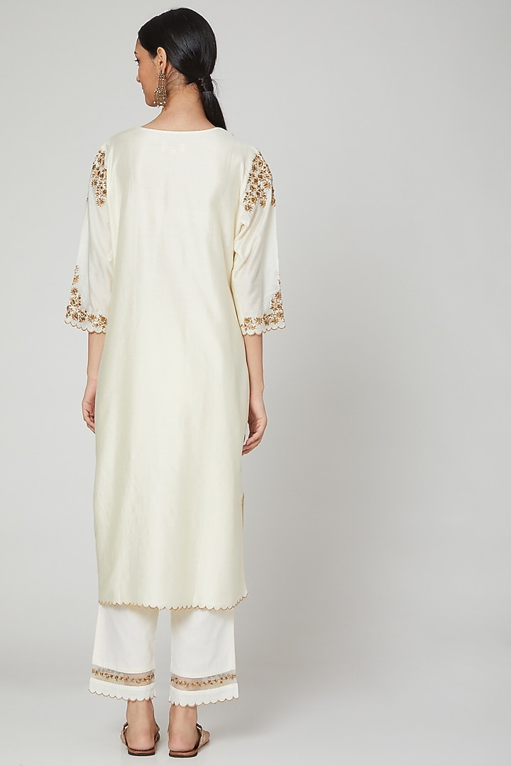 Ivory Embroidered Kurta Set by ASAGA at Pernia's Pop Up Shop