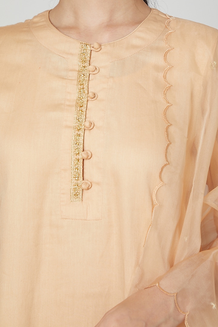 Cream Embroidered Kurta Set by ASAGA at Pernia's Pop Up Shop