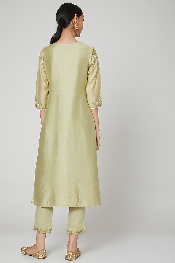 Olive Embroidered Kurta Set by ASAGA at Pernia's Pop Up Shop