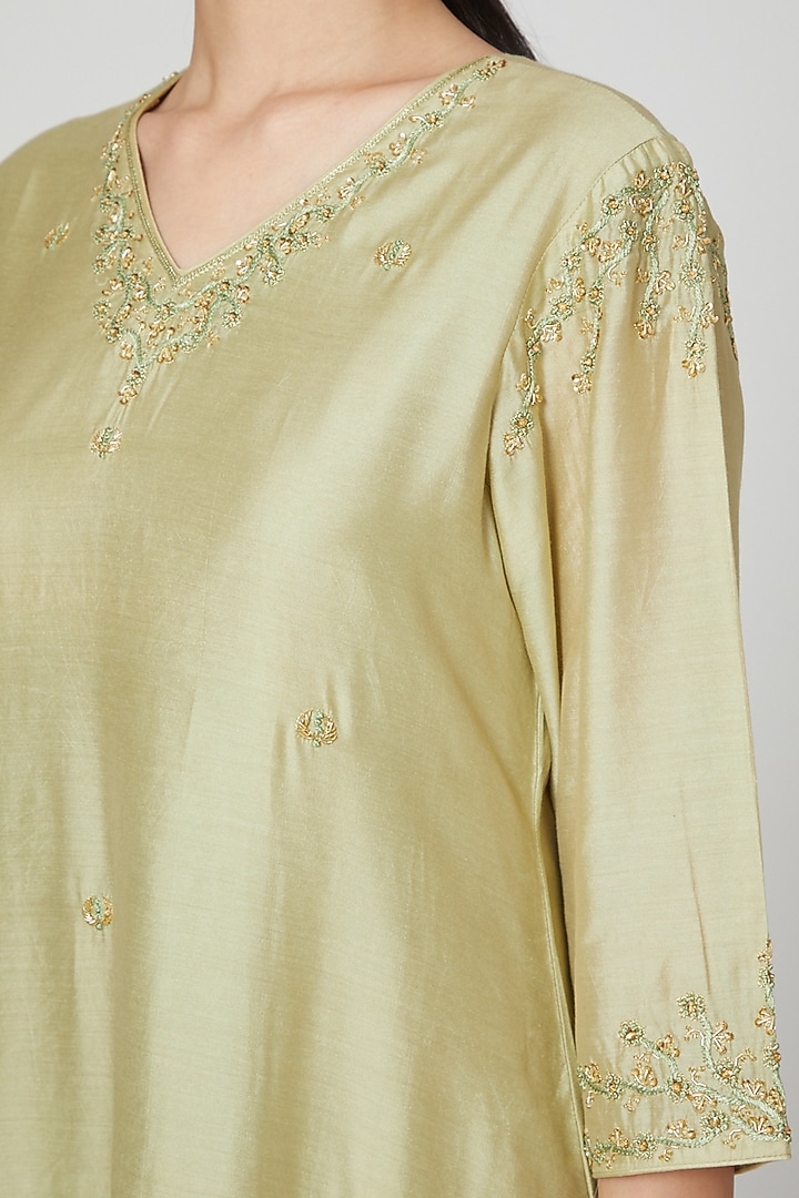 Olive Embroidered Kurta Set by ASAGA at Pernia's Pop Up Shop