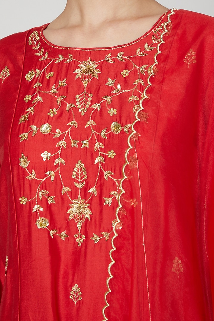 Red Embroidered Kurta Set by ASAGA at Pernia's Pop Up Shop