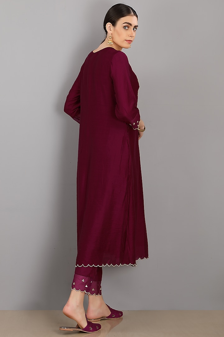 Purple Embroidered Kurta Set by ASAGA at Pernia's Pop Up Shop