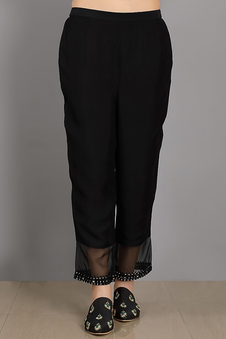 Black Embroidered Kurta Set by ASAGA at Pernia's Pop Up Shop