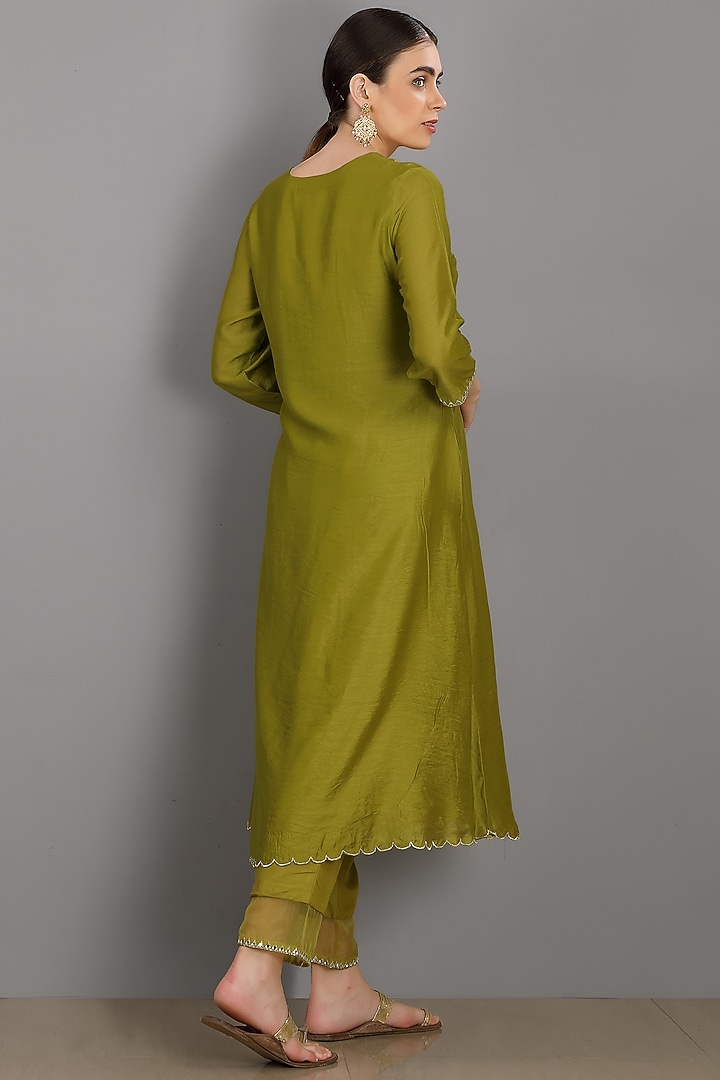 Mehendi Green Embroidered Kurta Set by ASAGA at Pernia's Pop Up Shop