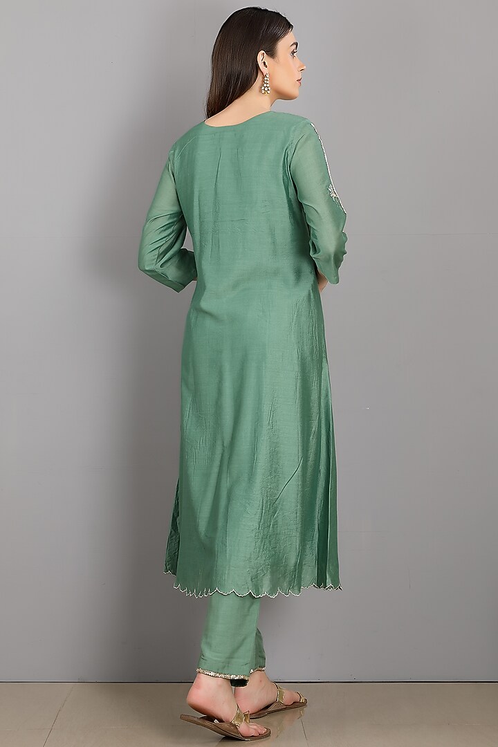 Emerald Green Embroidered Kurta Set by ASAGA at Pernia's Pop Up Shop