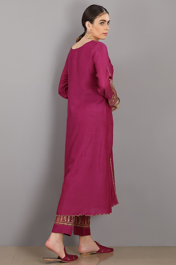 Magenta Chanderi Silk Embroidered Kurta Set by ASAGA at Pernia's Pop Up Shop