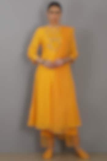 Mustard Embroidered Kurta Set by ASAGA at Pernia's Pop Up Shop