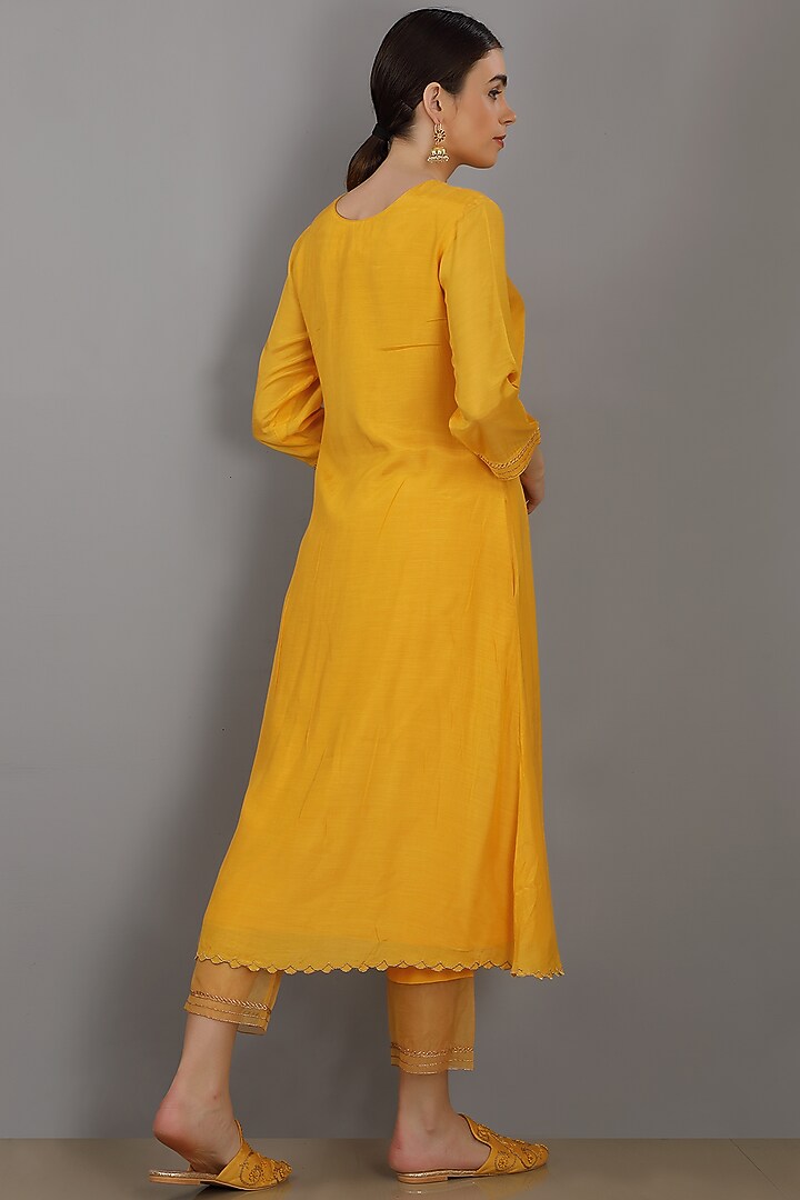 Mustard Embroidered Kurta Set by ASAGA at Pernia's Pop Up Shop
