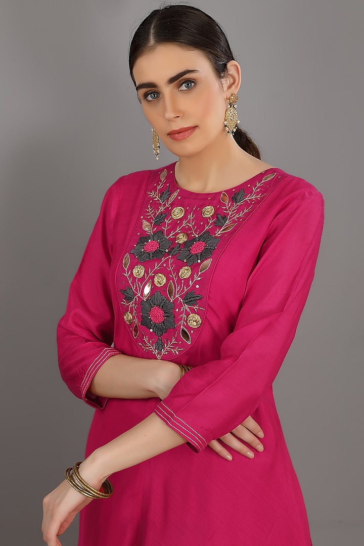 Rani Pink Embroidered Kurta Set by ASAGA at Pernia's Pop Up Shop