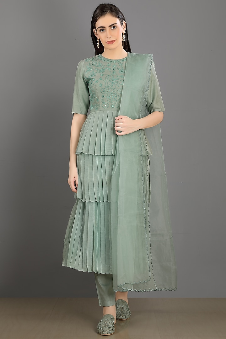 Mint Embroidered Kurta Set by ASAGA at Pernia's Pop Up Shop