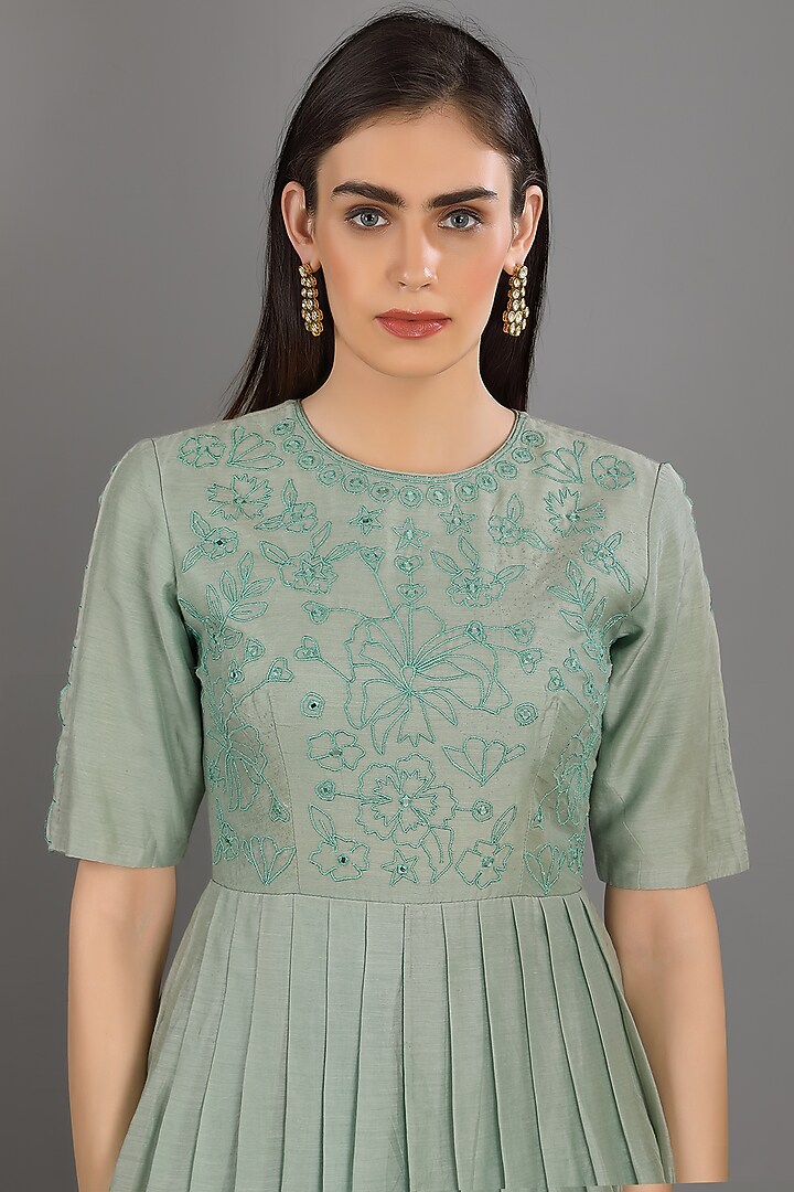 Mint Embroidered Kurta Set by ASAGA at Pernia's Pop Up Shop