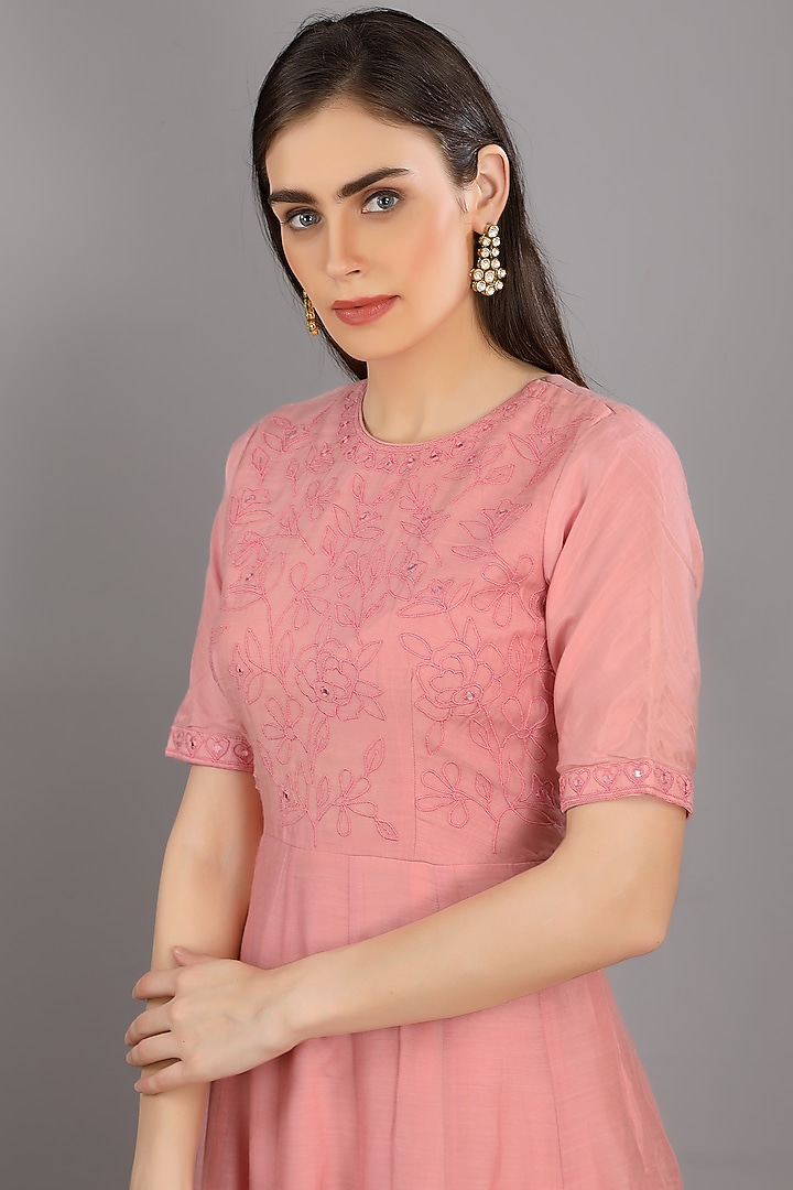 Pink Silk Embroidered Kurta Set by ASAGA at Pernia's Pop Up Shop