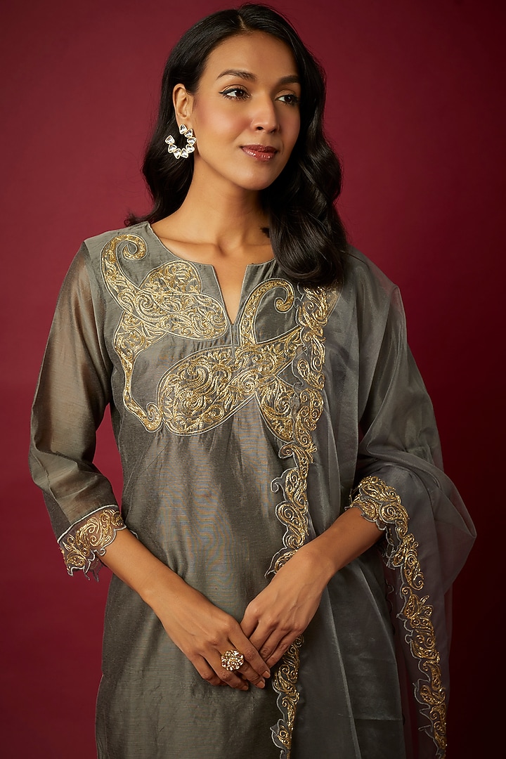 Grey Pure Chanderi Machine Embroidered Kurta Set by ASAGA at Pernia's Pop Up Shop
