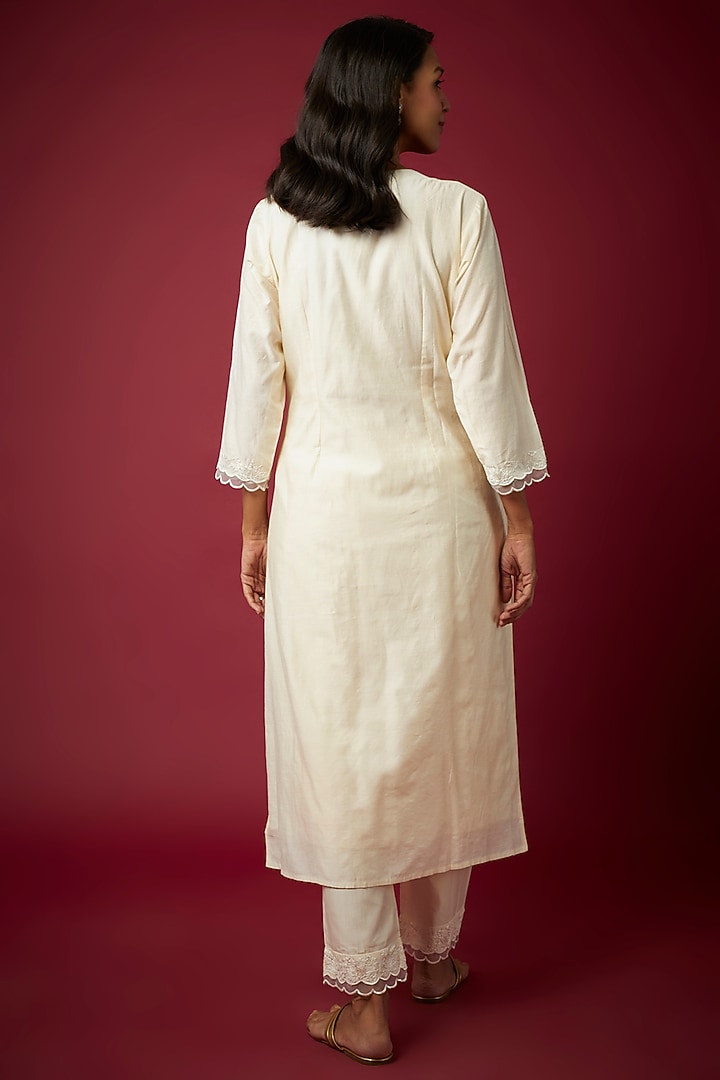 White Pure Chanderi Machine Embroidered Kurta Set by ASAGA at Pernia's Pop Up Shop