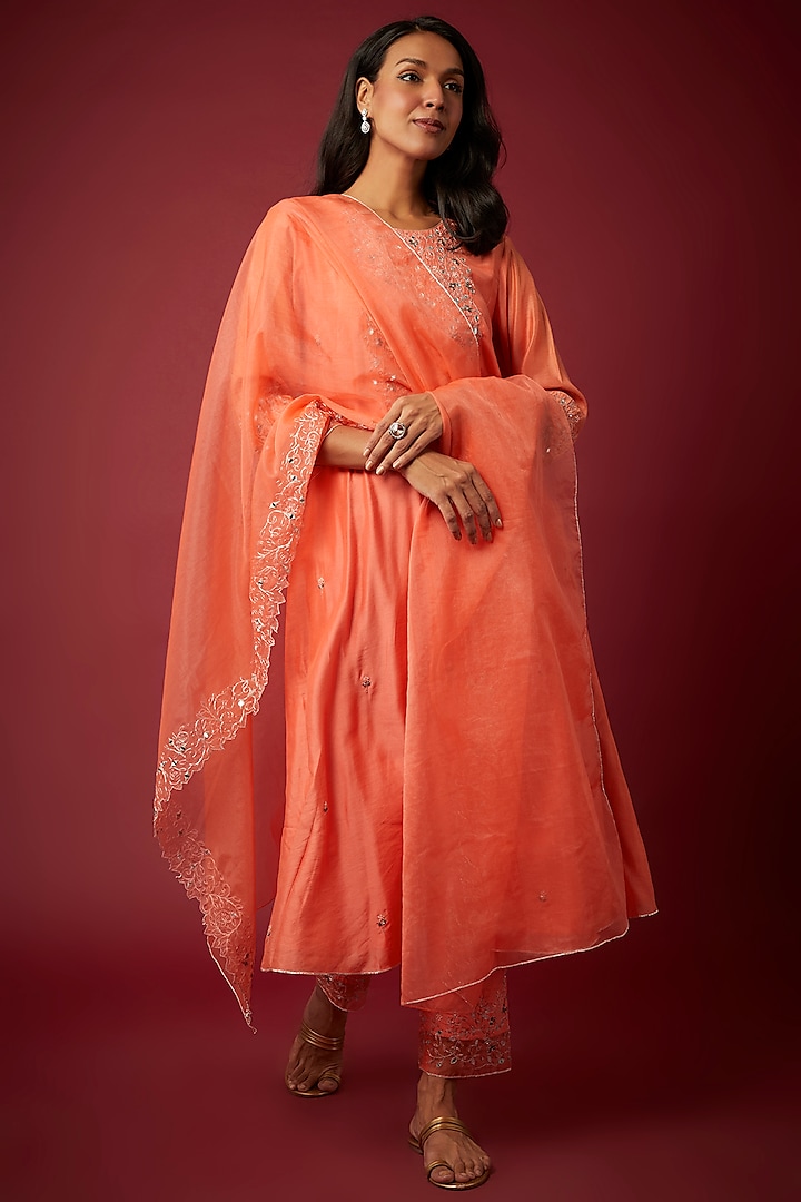 Peach Pure Chanderi Machine Embroidered Kurta Set by ASAGA at Pernia's Pop Up Shop