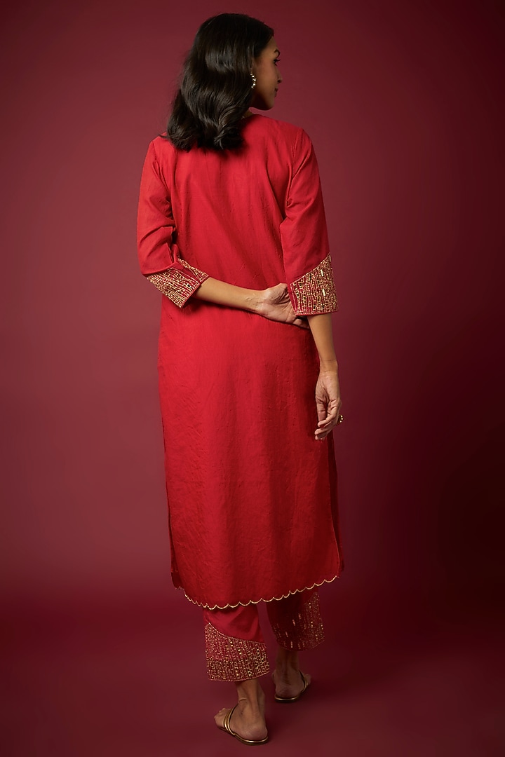 Red Pure Chanderi Machine Embroidered Kurta Set by ASAGA at Pernia's Pop Up Shop