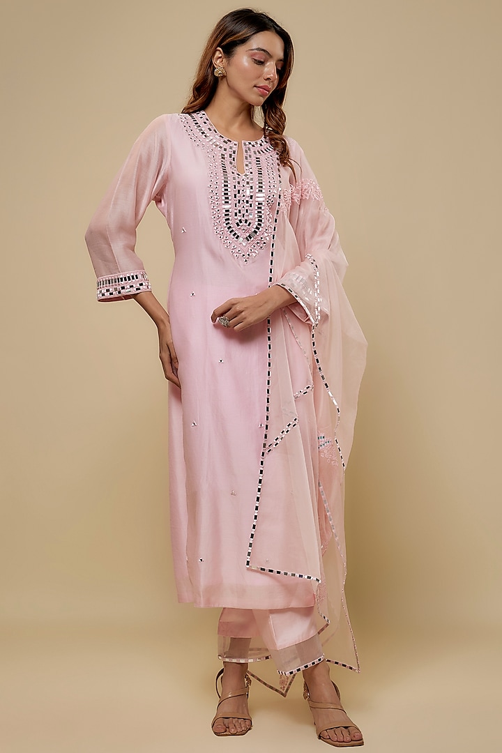 Blush Pink Chanderi Mirror Embroidered Kurta Set by ASAGA at Pernia's Pop Up Shop