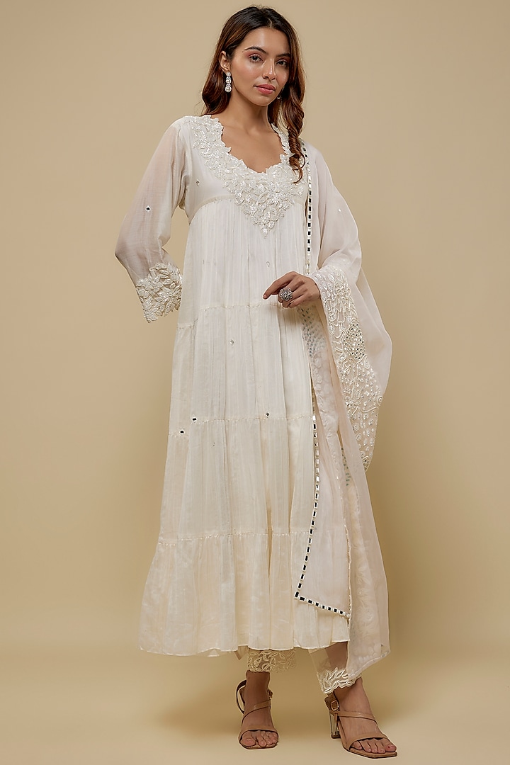 Ivory Chanderi Floral Hand Embroidered Anarkali Set by ASAGA at Pernia's Pop Up Shop