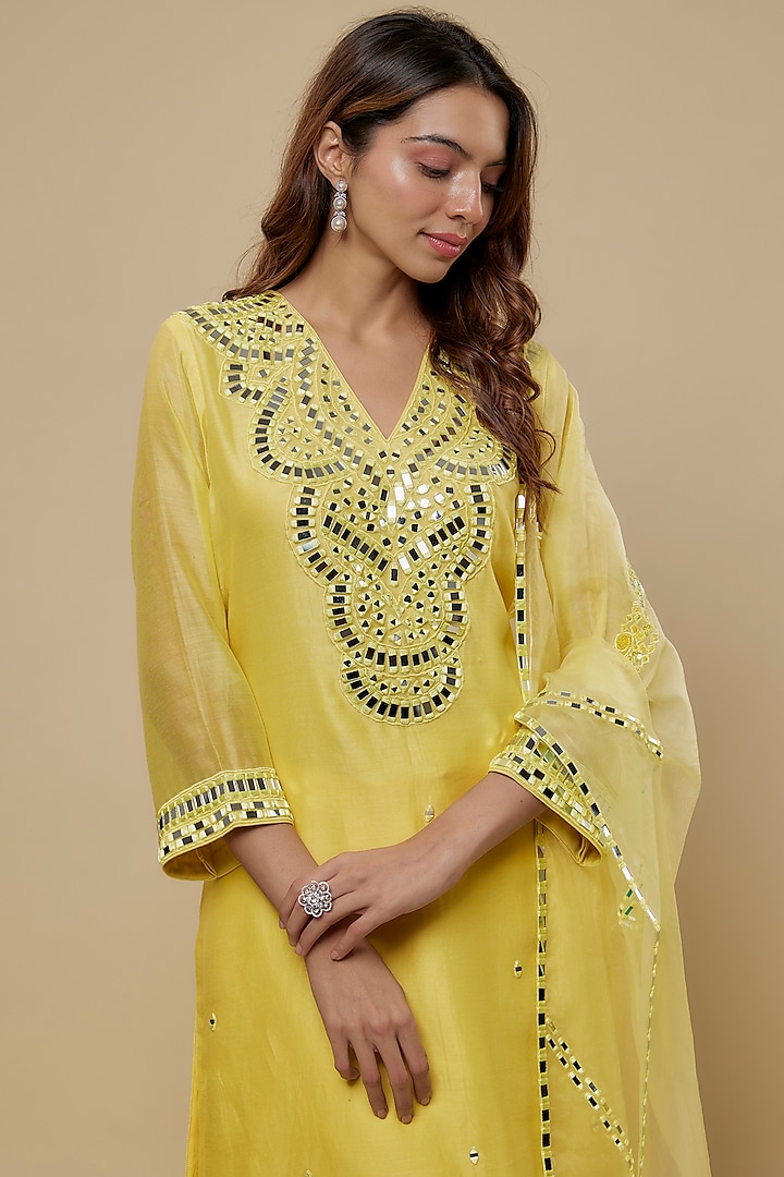 Butter Yellow Chanderi Mirror Embroidered Kurta Set by ASAGA at Pernia's Pop Up Shop