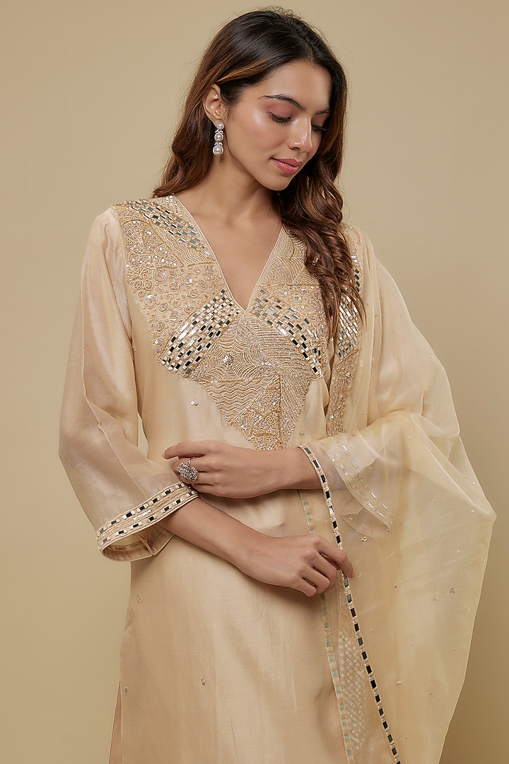Beige Chanderi Hand Embroidered Kurta Set by ASAGA at Pernia's Pop Up Shop