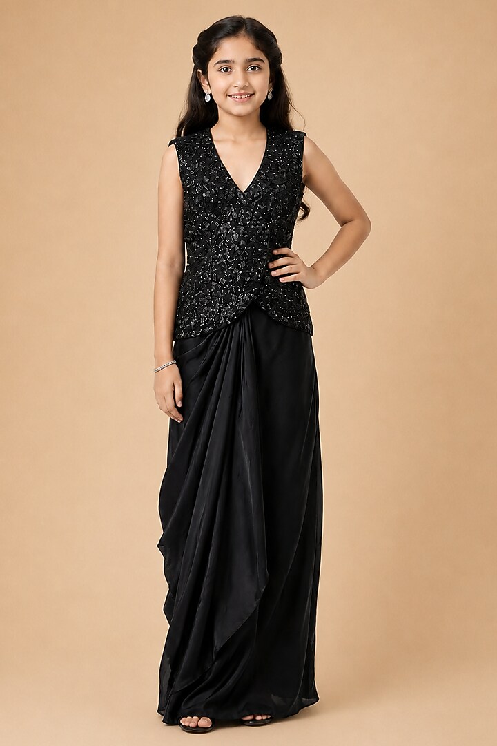 Black Satin Organza Drape Saree Set For Girls by Asaga Kids Atelier at Pernia's Pop Up Shop