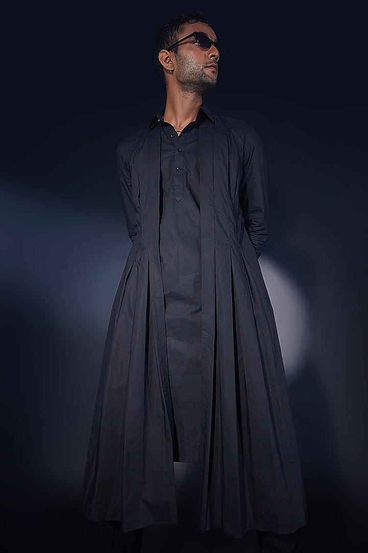 Black Egyptian Cotton Pleated Kurta by ASHAY at Pernia's Pop Up Shop