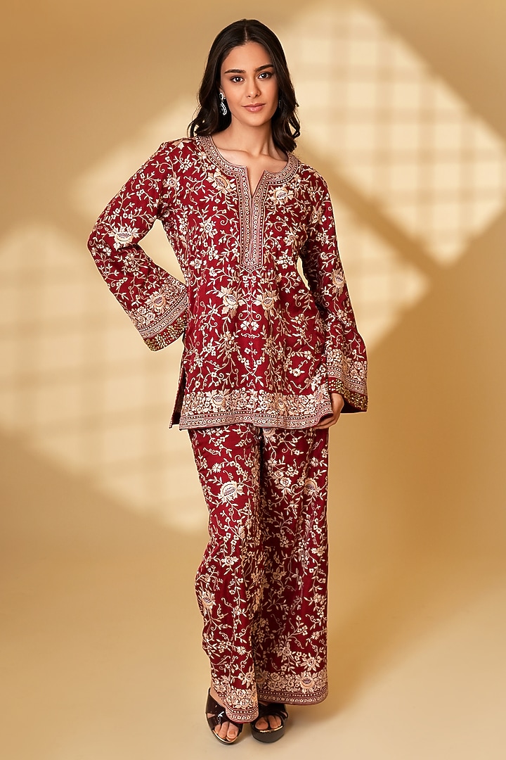 Rouge-Colored Pure Silk Kundan Hand Embroidered Kurta Set by Ashtar at Pernia's Pop Up Shop
