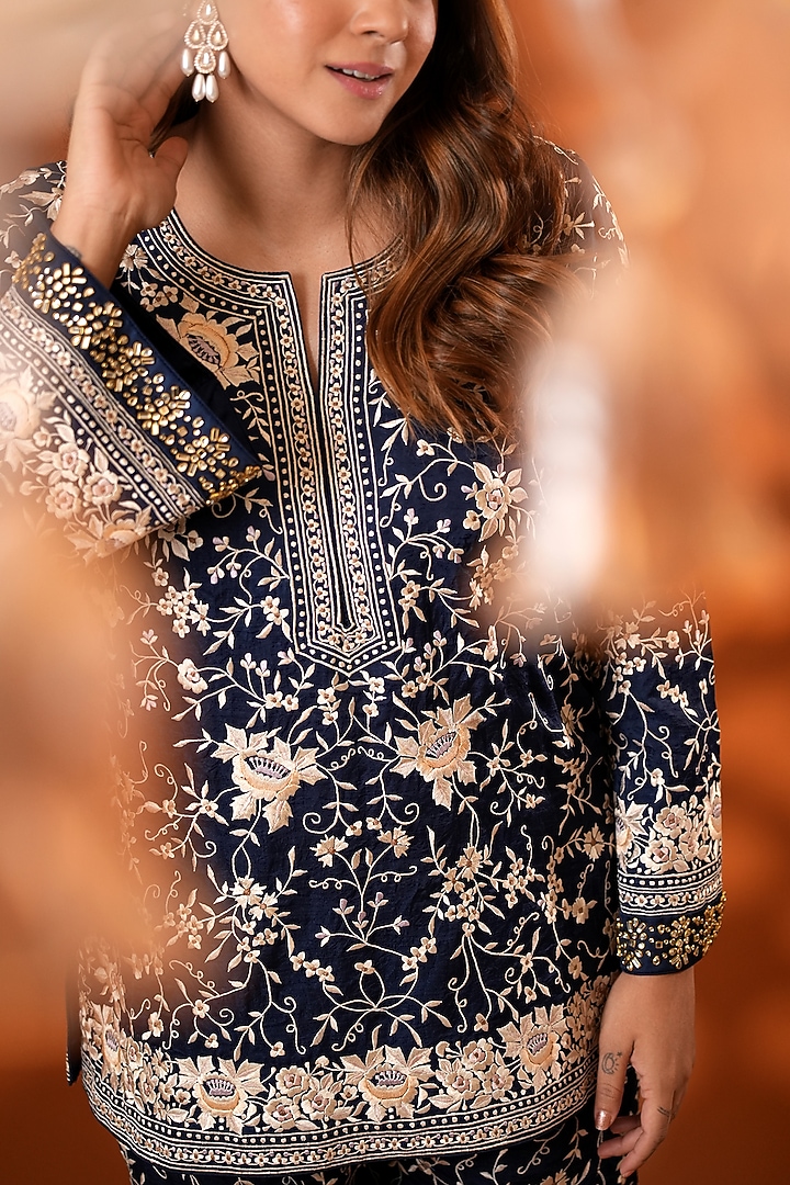Midnight Blue Pure Silk Kundan Hand Embroidered Kurta Set by Ashtar at Pernia's Pop Up Shop