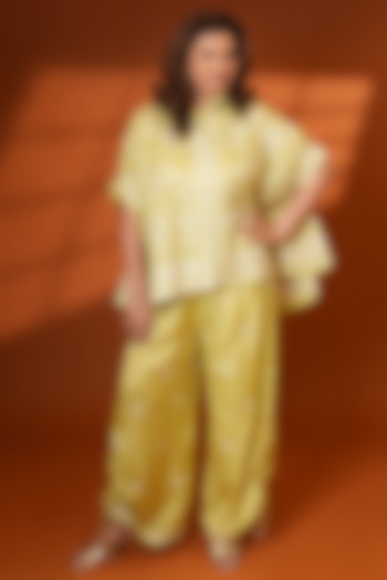 Green Pure Silk Embroidered Co-Ord Set by Ashtar at Pernia's Pop Up Shop