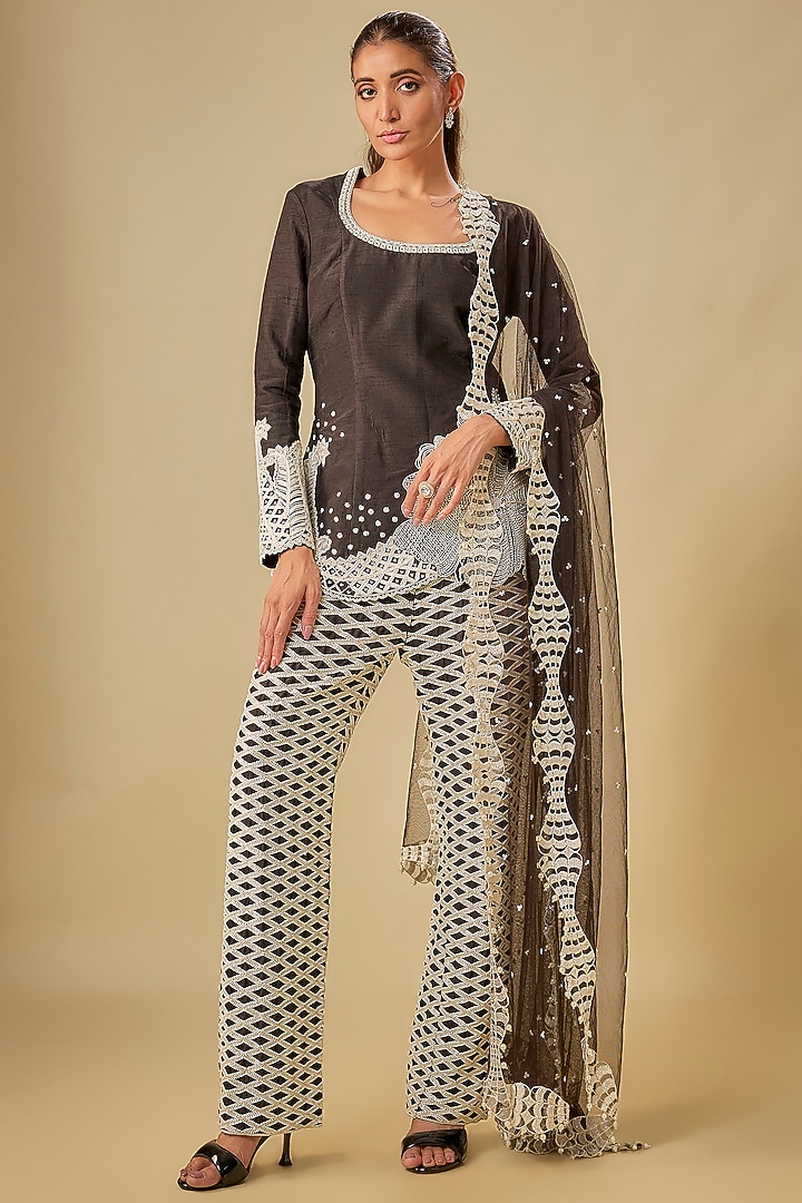 Black Raw Silk Floral Cutwork Kurta Set by ASHUTOSH JOSHI at Pernia's Pop Up Shop